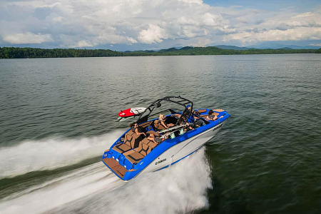 Катер Yamaha 222XD